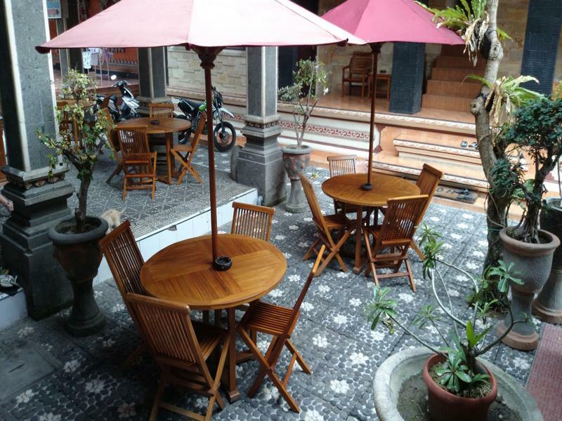 Agus Beach Inn Kuta  Exterior photo